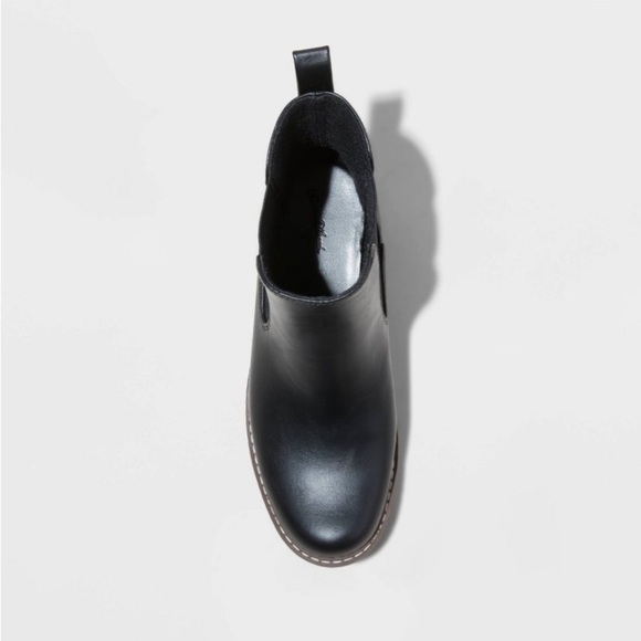 Celina Chelsea Boots with Memory Foam Insole - Universal Thread™
Black new - Picture 3 of 5